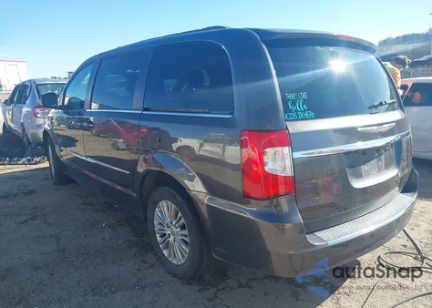2015 Chrysler Town & Country Touring-L z USA, uszkodzony, nr VIN 2C4RC1CG2FR620120
